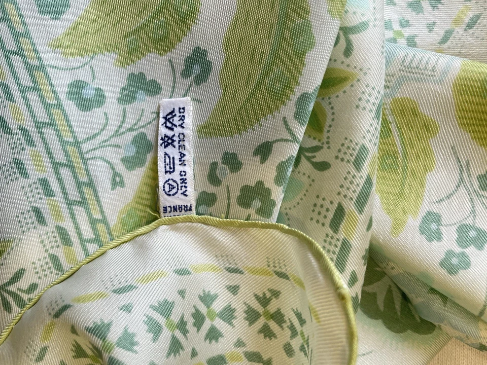 Y8# Nina Ricci Paris 100% Seda Bufanda Floral Pastel Verde Azul Cuadrado Enrollado a Mano Foto 4 de 4