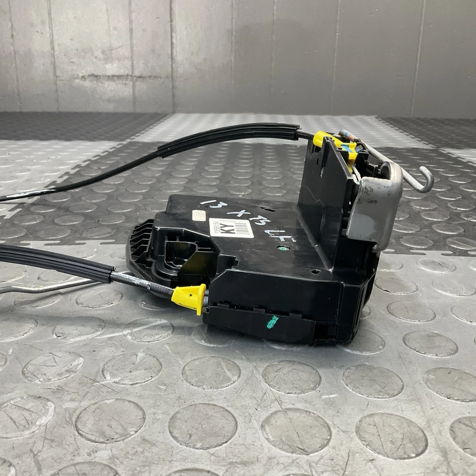Cadillac XTS 2013-2019 actuador de cierre de puerta delantero izquierdo del lado del conductor OEM Foto 4 de 4