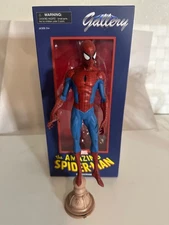 Spider-Man Marvel Gallery Diamond Select Diorama 12 inch Statue