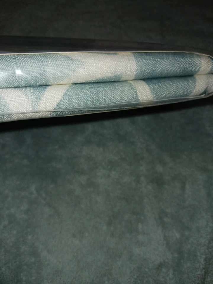 Cortina de ducha de tela jade. Enrejado Acuarela 70" X 72" SKL Edición Limitada Foto 4 de 4