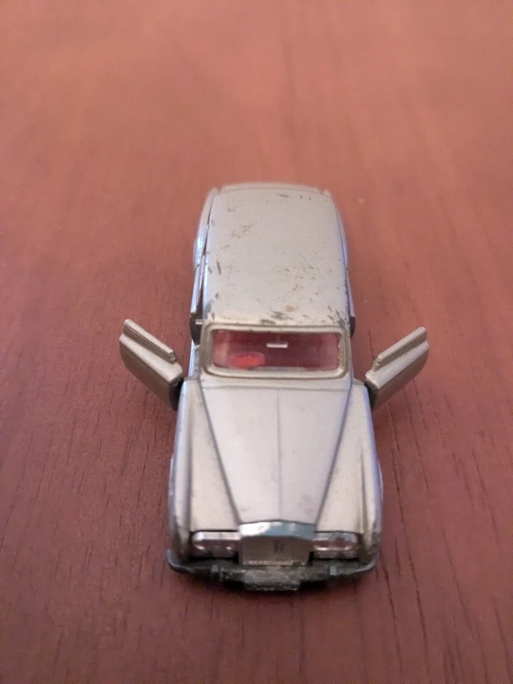 Tomica Tomy Rolls Royce Phantom VI 1976 coche n.º F6 S=1/78 oro fundido a presión hecho en Japón Foto 4 de 4