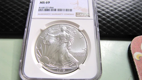 2016 Silver Eagle S$1 NGC MS69