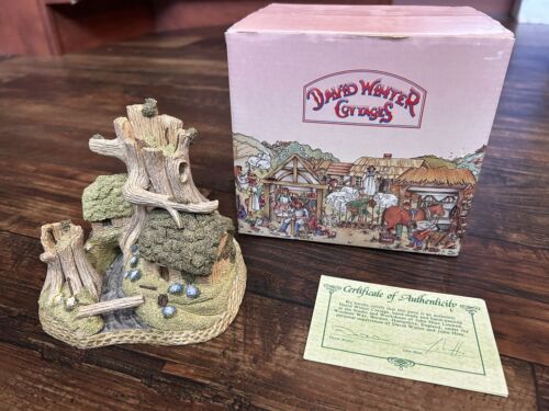 1987 David Winter Cottages Collector's Guild #1 ""Robin Hood's Hideaway"" con/COA - Foto 1 di 8