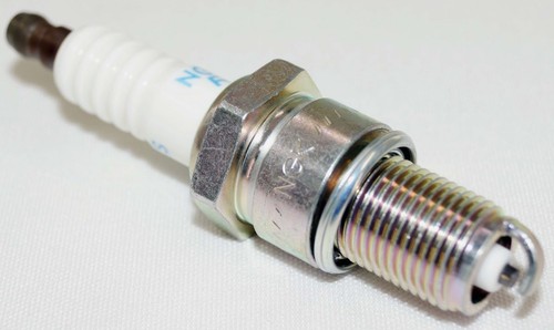3 Pack of Genuine Authentic NGK 7133 Nickel Spark Plug Standard BPR6ES11 - Picture 8 of 9