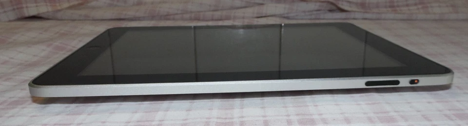 Tablet  iPad A 1219  1st Gen 9,7"  1024 x 768  16GB - Imagen 4 de 4