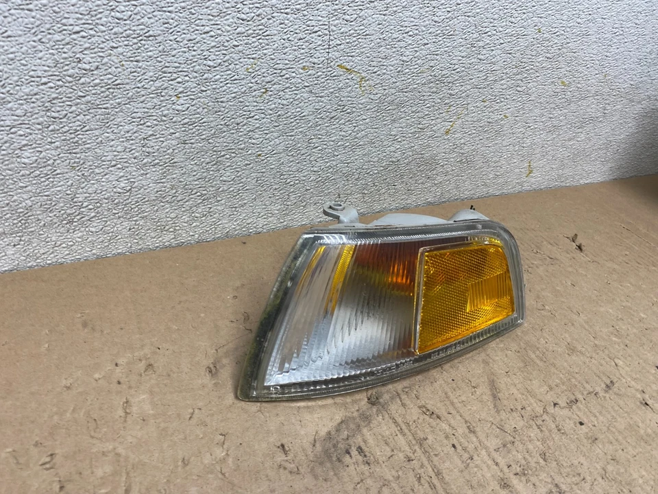 Mitsubishi Mirage 1997 a 2001 conductor izquierdo señal de giro izquierda OEM Q2764 DG Foto 3 de 4