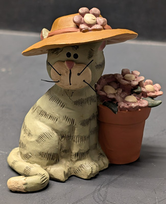 Blossom Bucket Suzi Skoglund 2009 Tabby Cat with Flower Pot Figurine 2.75''H
