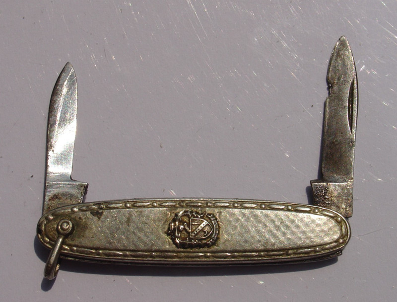 Vintage Gentleman's or Ladies Gold Top Fob Pocket Knife with Crest Shield