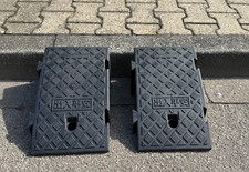 2 Stück extra hohe Bordsteinrampe  39 x 24 x 16 cm - NEUWERTIG - Auffahrrampe