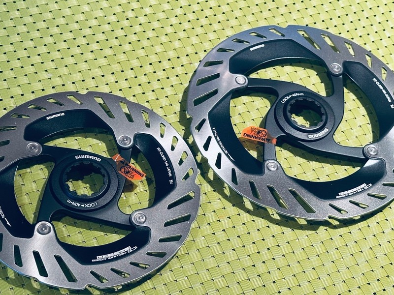 Shimano RT-CL900 Disc Brake Rotors with Lockring - 160mm + 140mm set