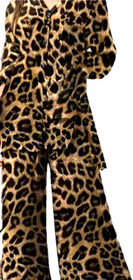 Women's 2 piece leopard set, small, comfortable and stylish.