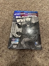 Batman Gotham Knight Black & White Graphic Novel (Blu-ray/DVD, 2015, 2-Disc Set)