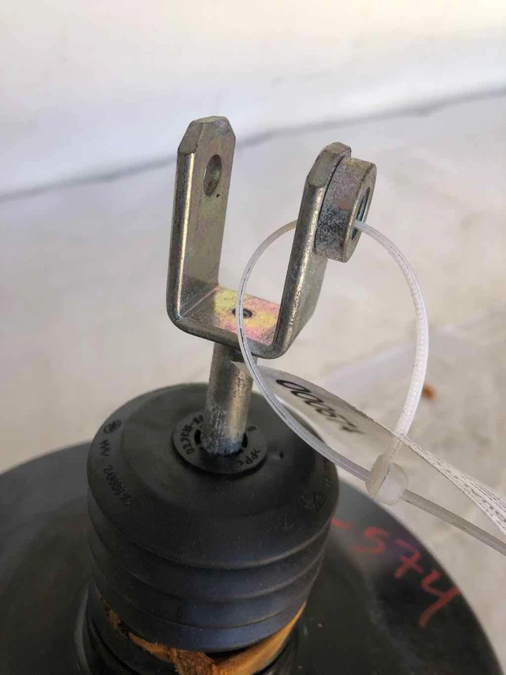 Mercedes C250 2008-2015 cilindro maestro de refuerzo de freno eléctrico 1,8 L tipo 204 OEM Foto 4 de 4