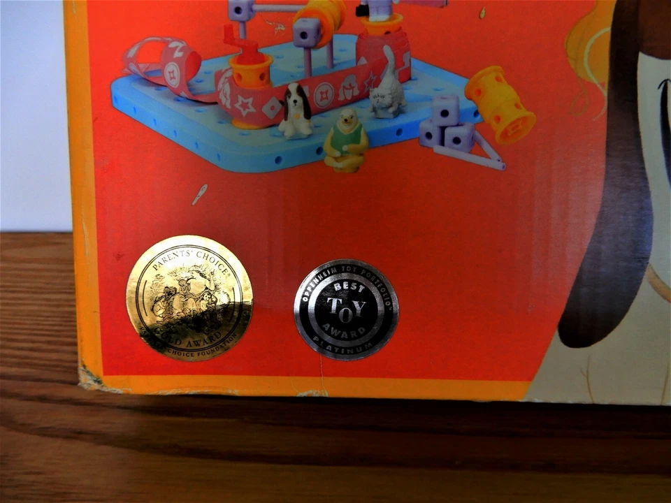 Libro Goldie Blox and the Spinning Machine y proyecto de ingeniería completo en caja Foto 3 de 4