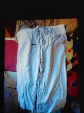 A Nice Women's Pair Of Tan Dockers Size 8 Capris Pants
