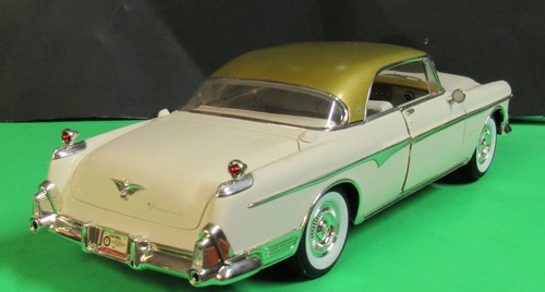 Signature Models 1955 Chrysler Imperial coupe. Everything opens. Cream-gold 1:18 - Picture 2 of 13