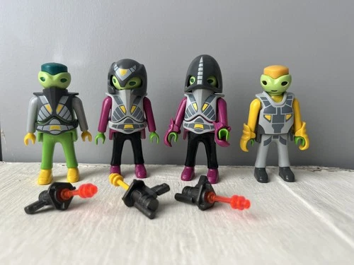 Lot of Vtg 1992 Playmobil 4590 Geobra Space Aliens 4 Figures & 3 Weapons