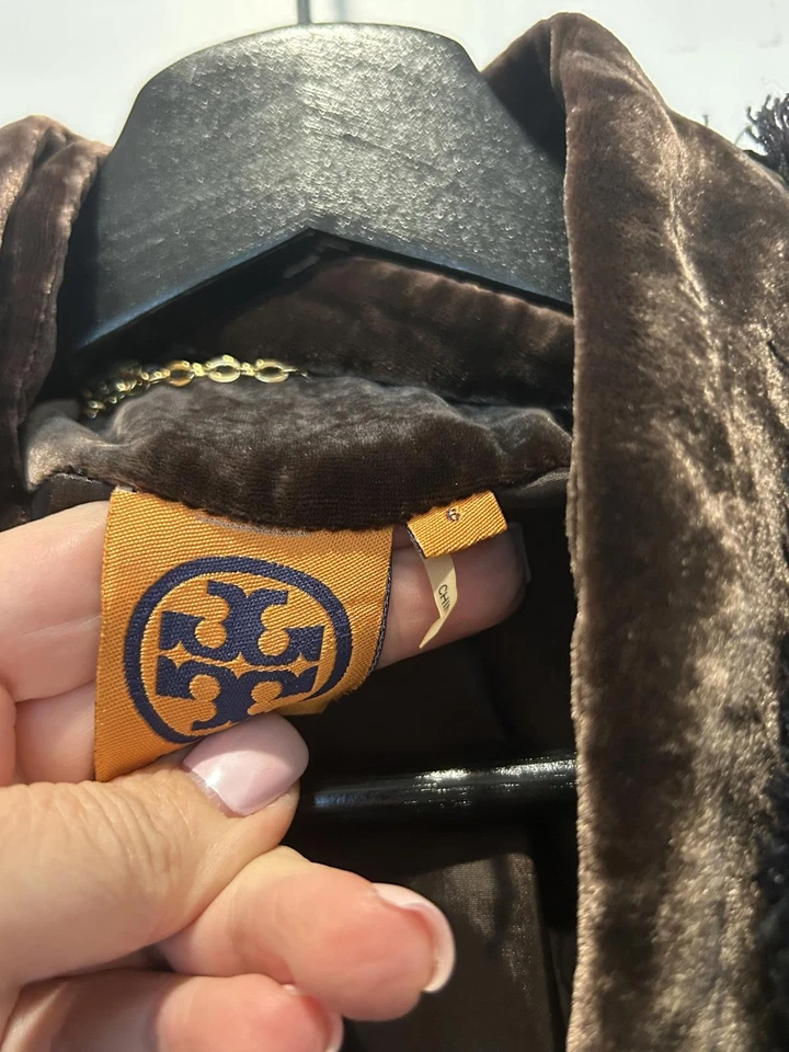 Chaqueta de tweed Tory Burch con detalles de terciopelo Foto 4 de 4