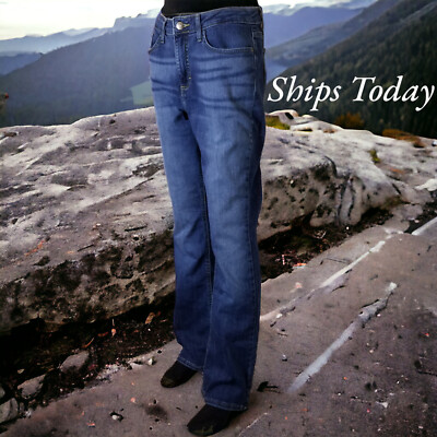 Lee Women's Size 10M NWT 30X31 70% Cot 29% Poly Blue Denim Boot Cut Jeans 11002