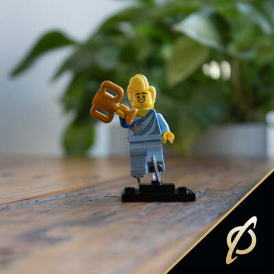 LEGO SERIES 22 MINIFIGURE (71032) FIGURE SKATING CHAMPION