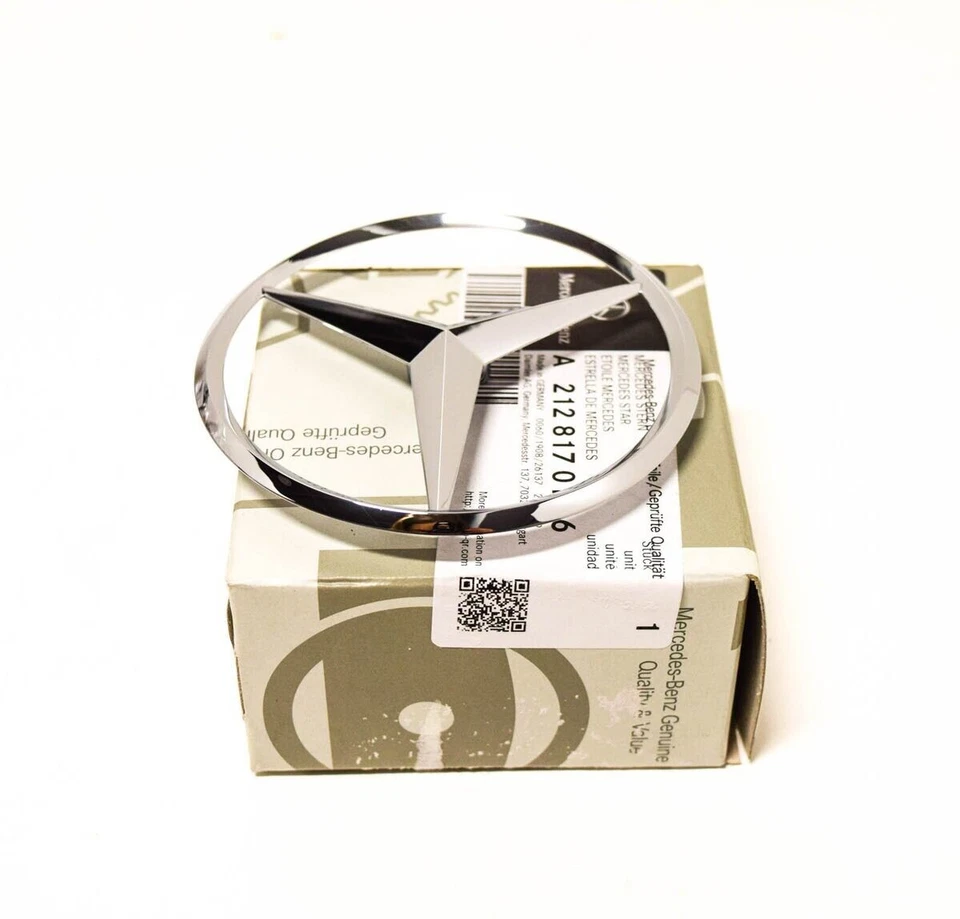 Mercedes-Benz Trunk Lid Emblem Star E350 E400 E550 E63 AMG - Image 4 of 4