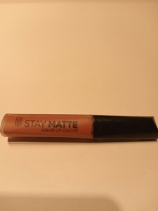 fluid rimmel stay matte