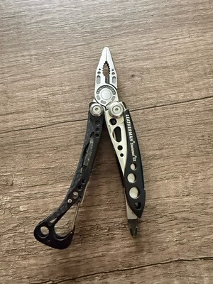 Leatherman Skeletool CX Black Carbon Fiber Stainless 7 Tool Multi-Tool Plier