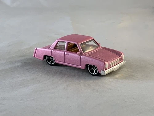 Hot Wheels The Simpsons Family Car 2017 HW Screen Time Pearl Pink MC5s