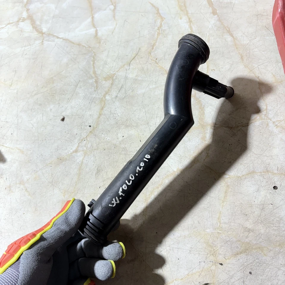 Water Pipe for Volkswagen Polo 2010 Genuine OEM — 第 3/4 张图片