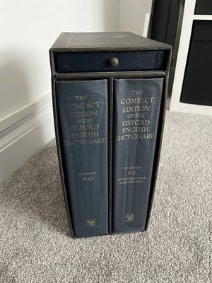 Oxford Dictionary with reading glass and slipcase 1979