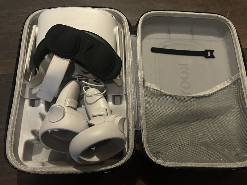 oculus vr headset with controllers