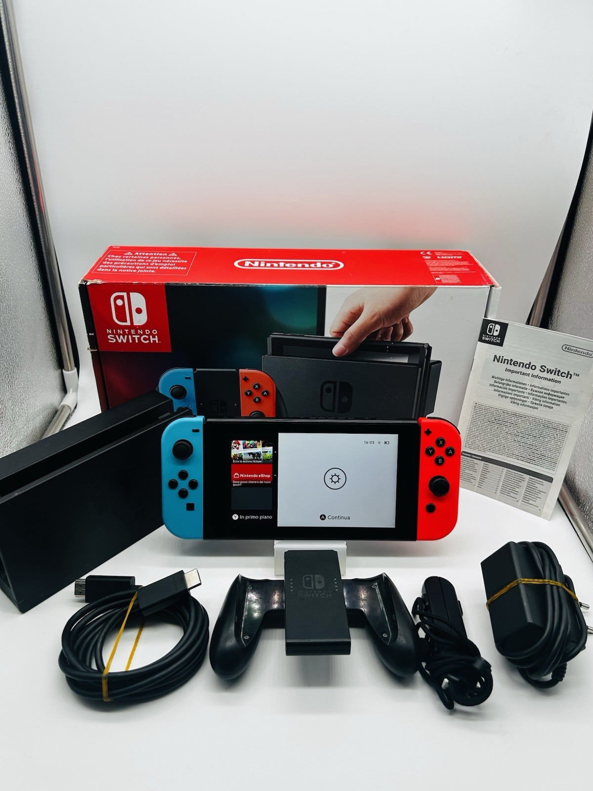 Nintendo Switch Blu/Rossa Completa Di Scatola Originale + Accessori Originali