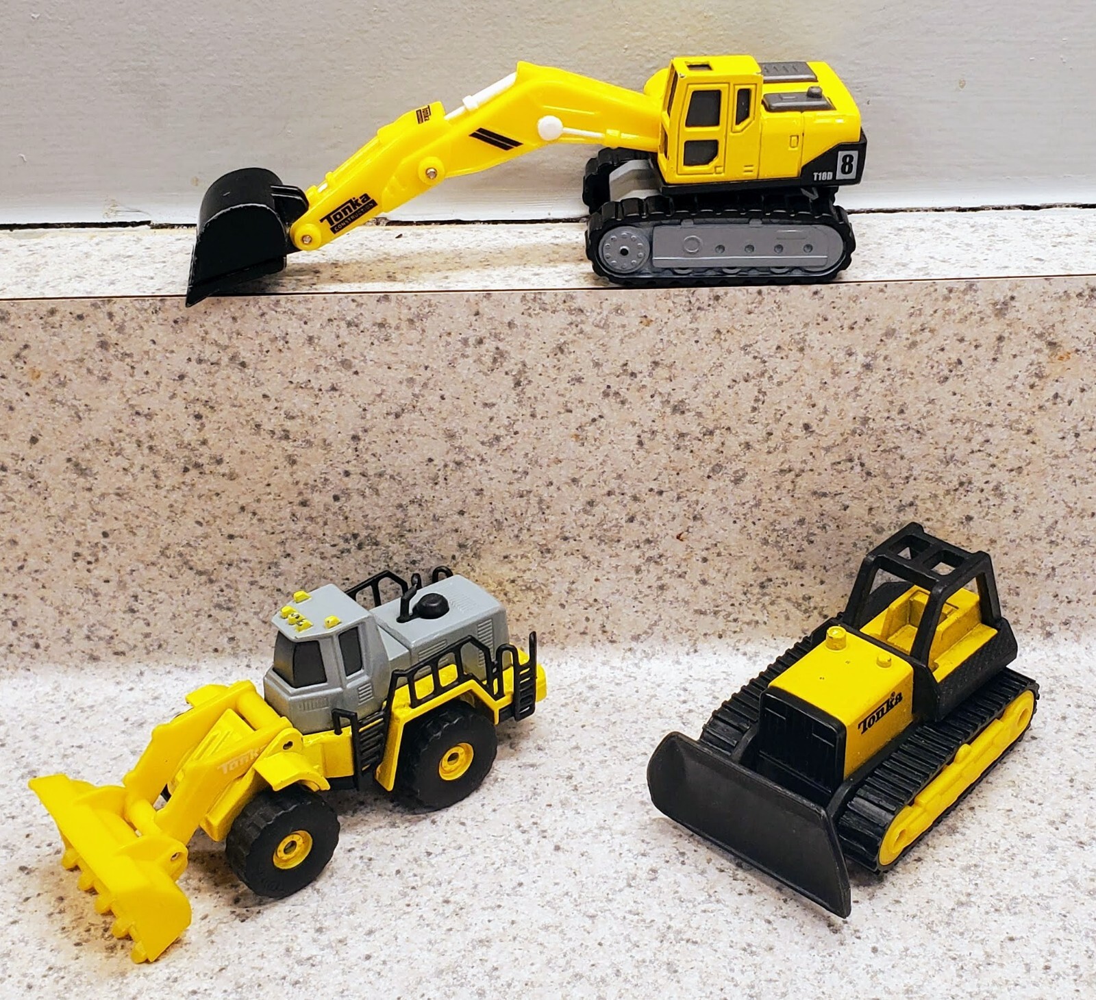 Lot 3 Mini Tonka Yellow 2012 Front Loader 2015 Digger Excavator 1994 Bulldozer