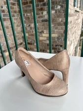 Clarks Sand Metallic Textured Pump Ambyr Joy Heels Shoes 6 M NEW 