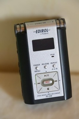 Roland EDIROL R-09 Linear PCM Recorder 24bit WAV MP3 Audio Device FullyWorks