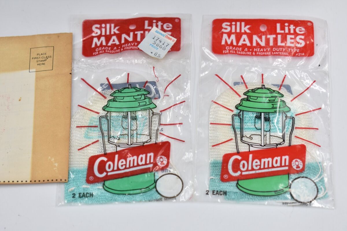 Vintage Green Coleman 2-Mantle Lantern 220K 220K195 Vintage Green Coleman 2-Mantle Lantern 220K 220K195