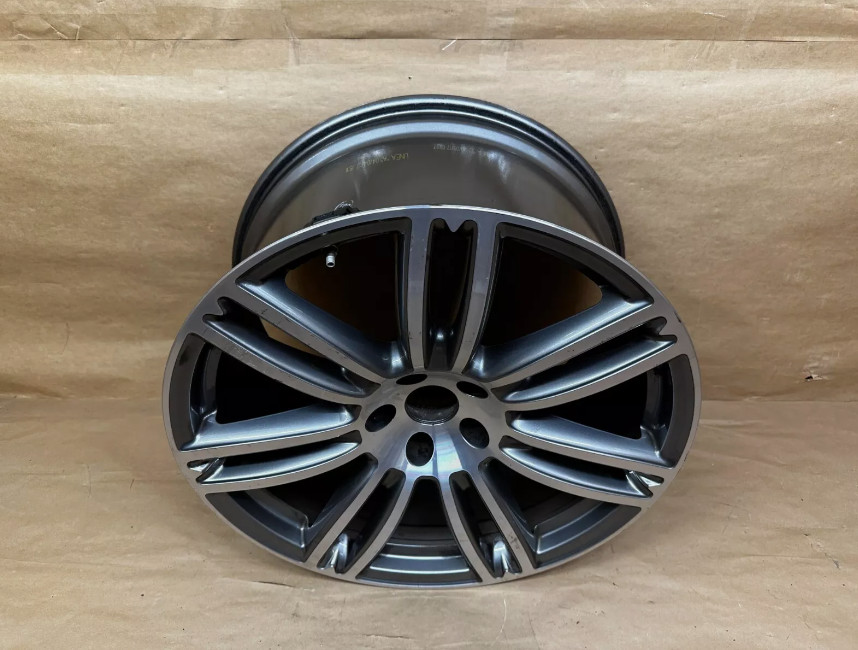 20" Maserati Ghibli Quattroporte rear wheel rim 10.5Jx20H2 ET45 OEM 670016860