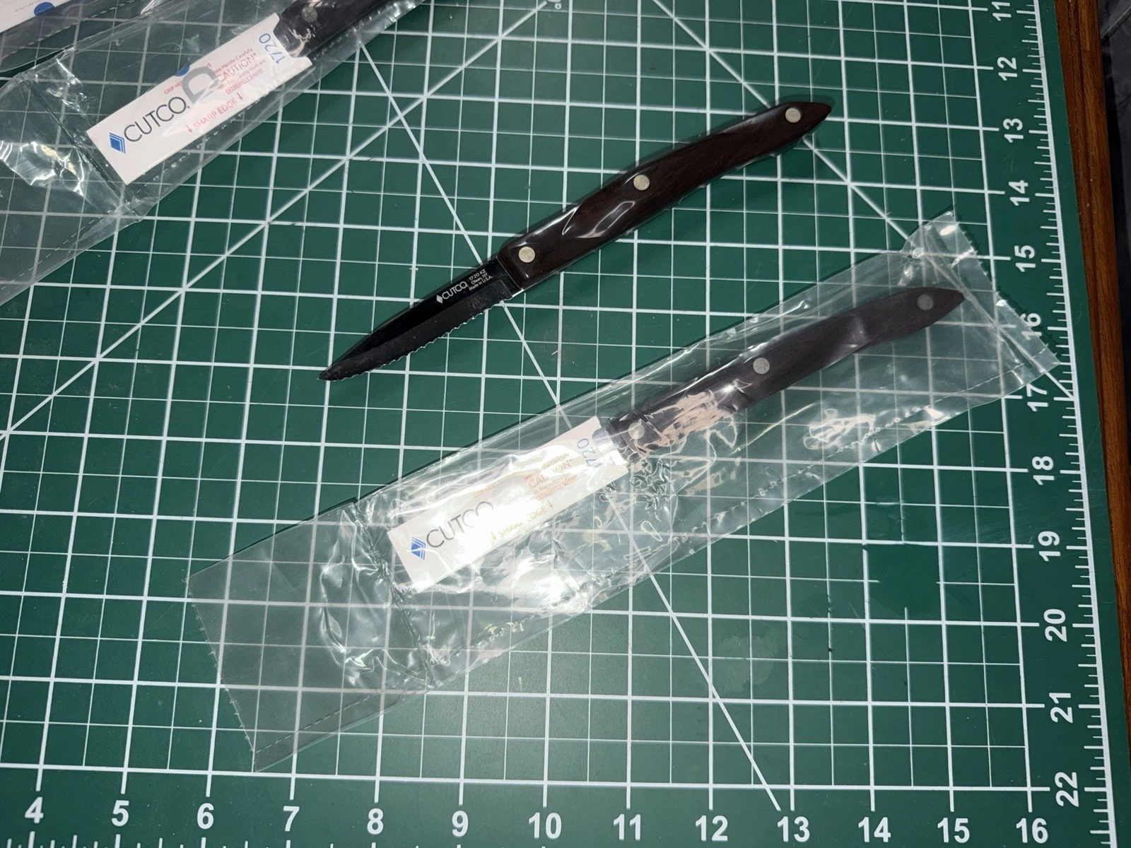 Cutco 2-3/4" Paring Knife (1720DD) Serrated
Opens in a new window or tab