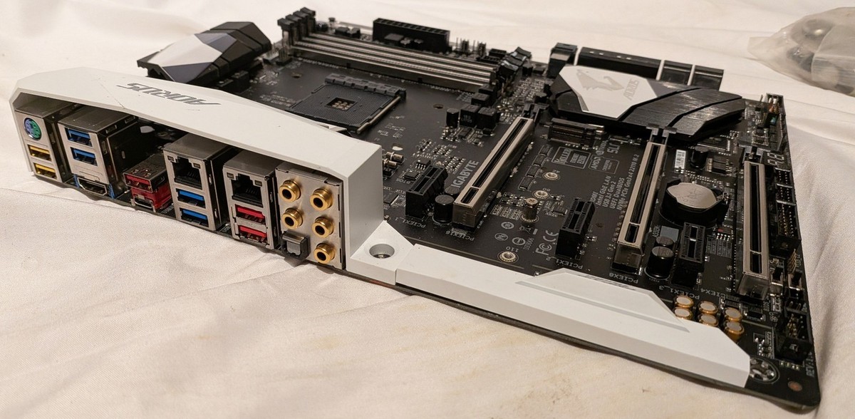 GIGABYTE GA-AX370-Gaming 5 AM4 AMD X370 ATX Motherboard for sale
