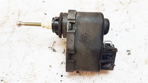 00437545 Scheinwerfer Stellmotor  Audi 100 DE882567-05