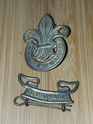 UK Scouting Rover Scout Metall Mützenabzeichen mit einem Pin.