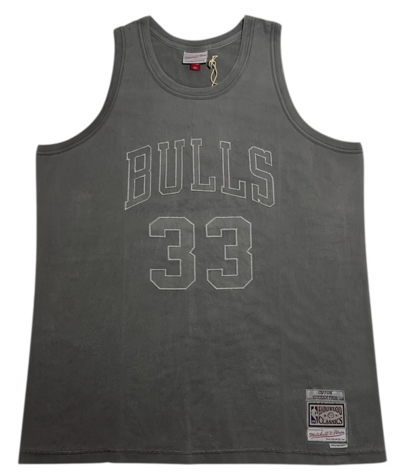 Mitchell & Ness Size 2XL Chicago Bulls NBA Fan Apparel & Souvenirs