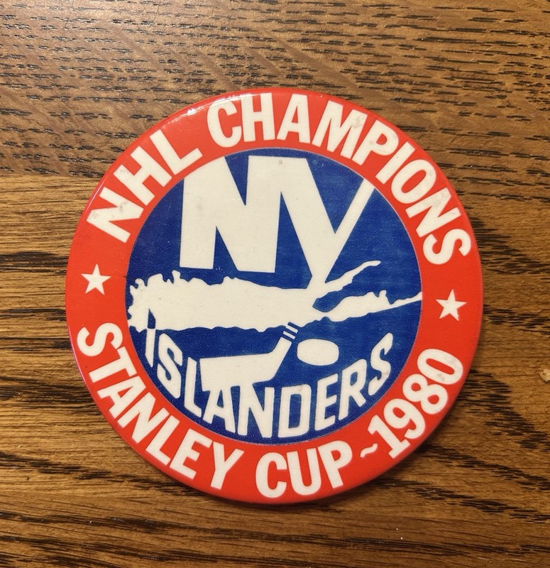 *VINTAGE* 1980 NY ISLANDERS STANLEY CUP NHL CHAMPIONS PINBACK-EXCELLENT