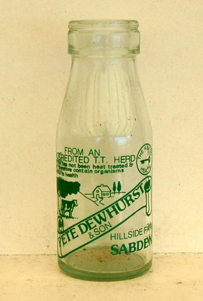 milk bottle : lovely old Dewhurst of Sabden dairy 1/2 - Image 1 of 1