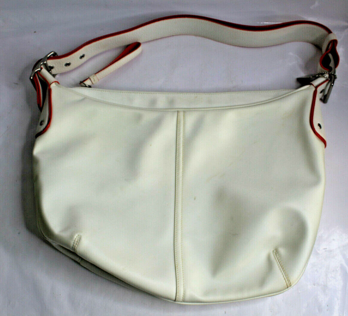 Foto 2 di 9