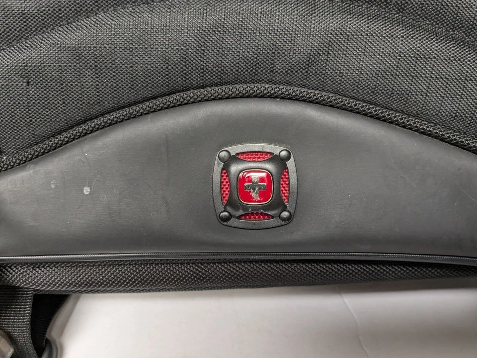 Swissgear by Wenger Swiss Army Knife Brand Multiple Pocket Rugged Messenger Bag - Image 2 of 4