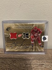 2001-02 SPx Treasures Combo Jersey & Stick Signature Auto- Steve Yzerman 50/50
