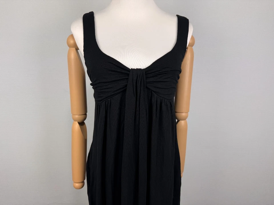 Vestido Miss Sixty Collection preto designer gola redonda sem mangas babado tamanho P - Imagem 3 de 4