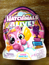 Hatchimals Alive, Neon Rainbow, set met 1 Blind Box Surprise.