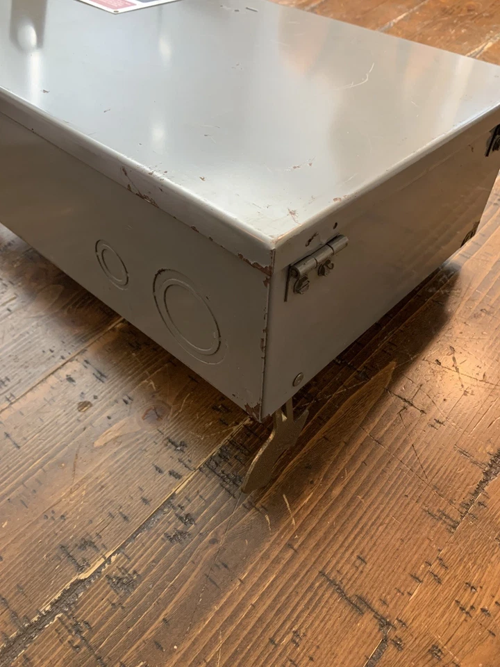 CUTLER HAMMER  CP4HD461 30 AMP 600V FUSIBLE BUSWAY - Fuses Included - Image 4 of 4